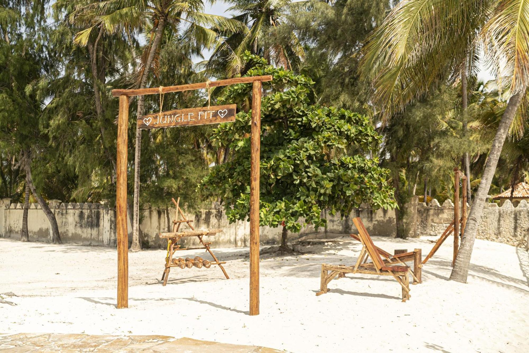 Vrclub Paje Palms Beach Resort ภายนอก รูปภาพ