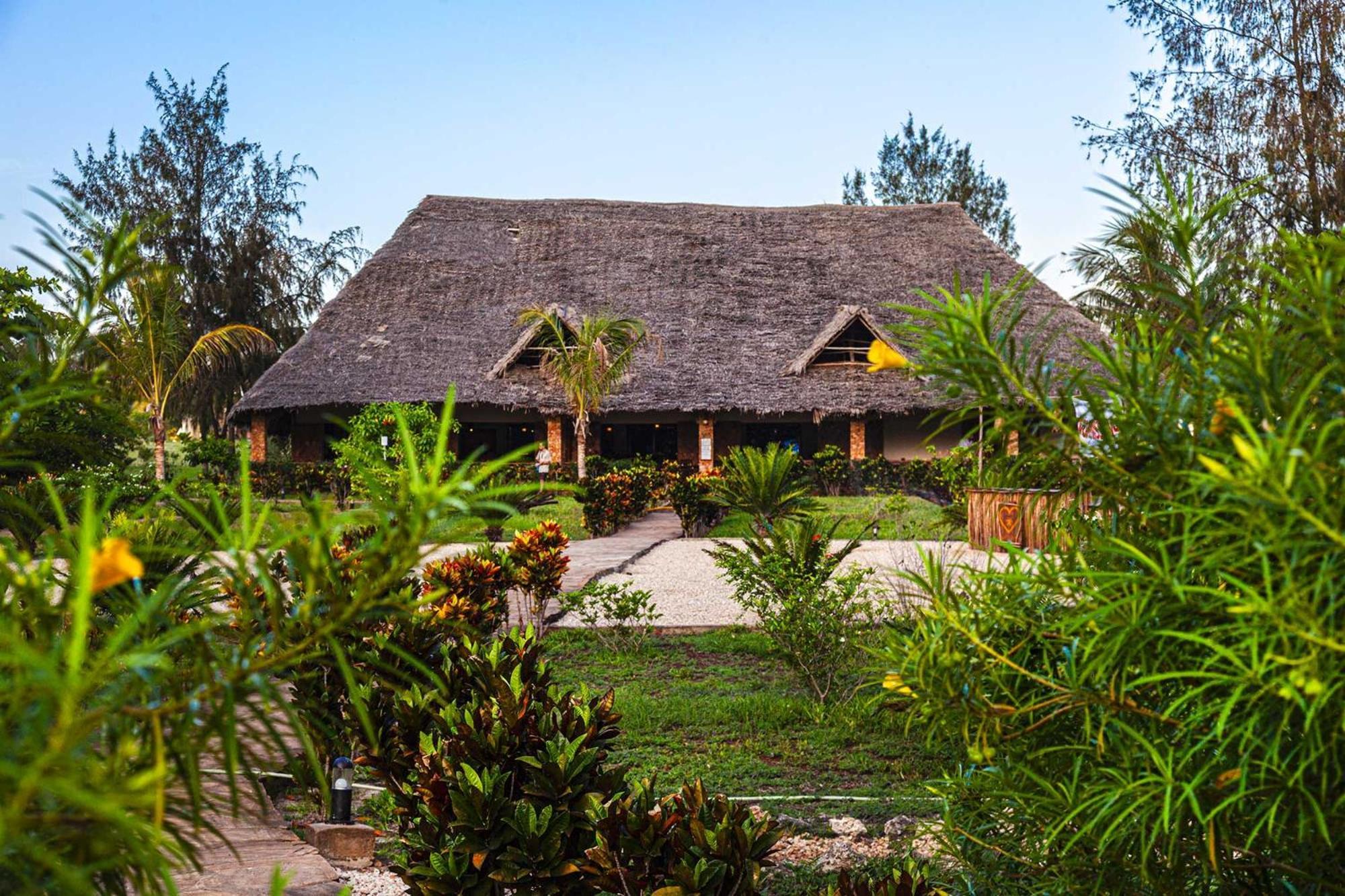 Vrclub Paje Palms Beach Resort ภายนอก รูปภาพ