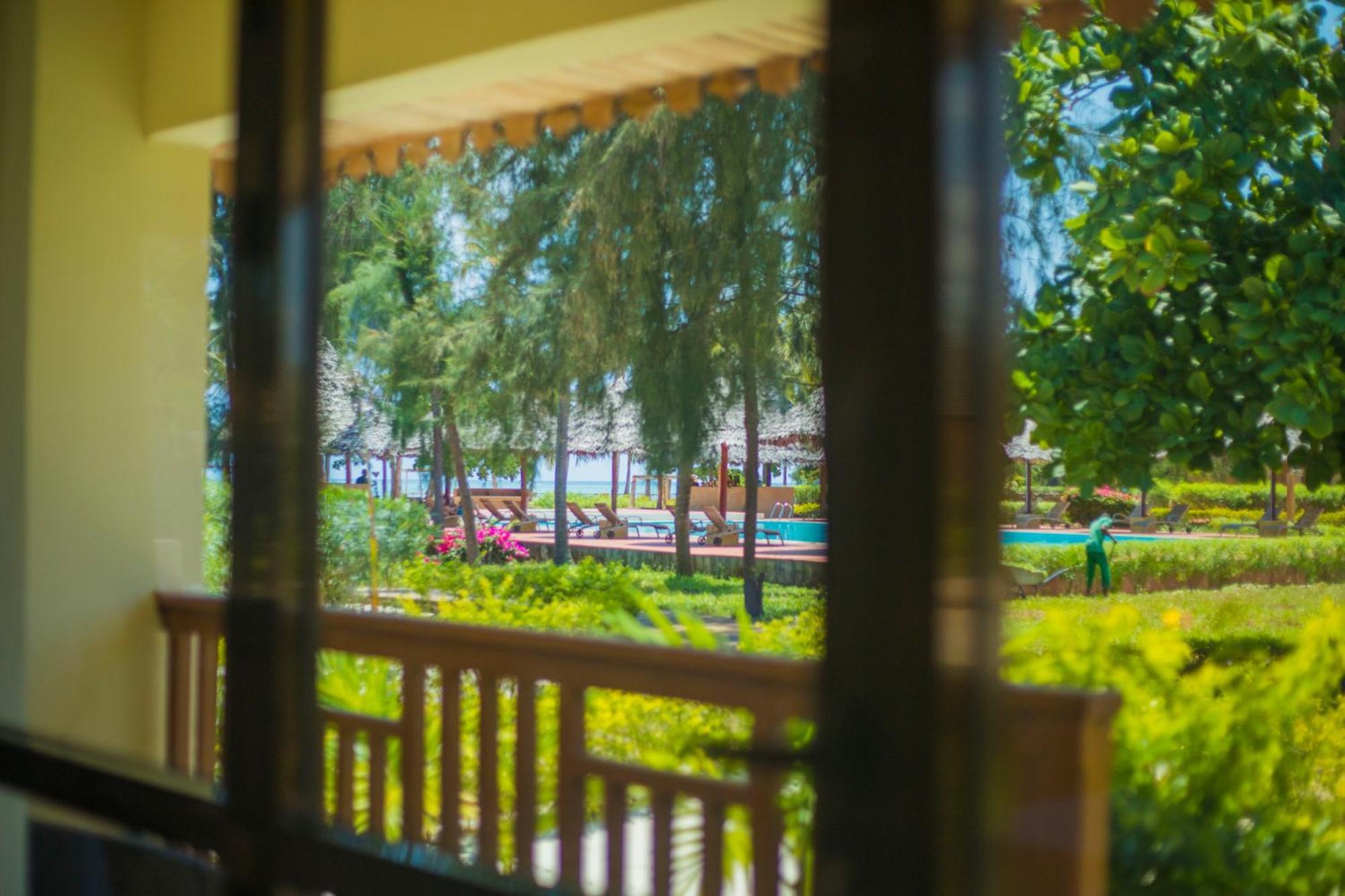 Vrclub Paje Palms Beach Resort ภายนอก รูปภาพ